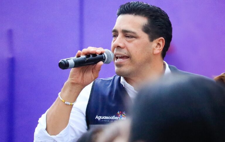 Leo Montañez responde a acusaciones de sueldos elevados en el Ayuntamiento de Aguascalientes