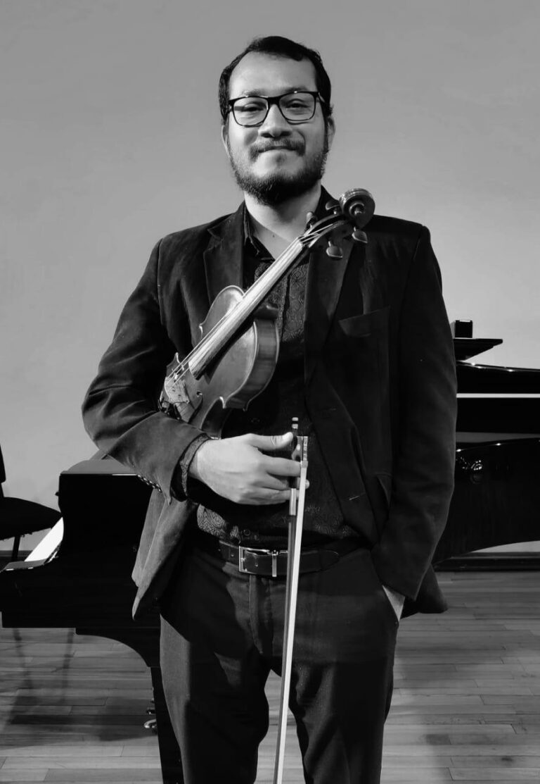 Adán Montes, Violín