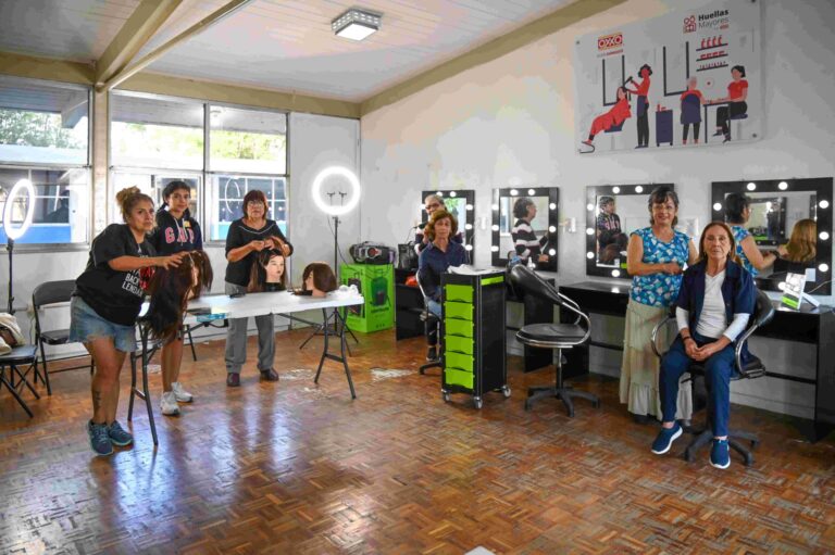 DIF municipal invita a Cursos de Estilismo y Belleza para personas adultas mayores