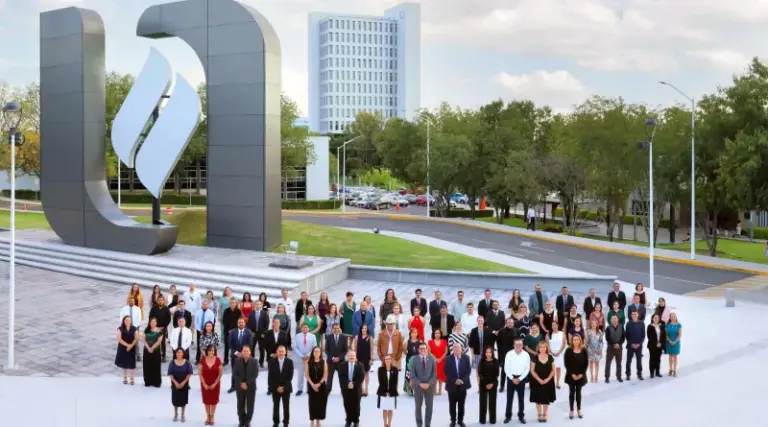 UAA celebra la trayectoria de 136 administrativos de confianza