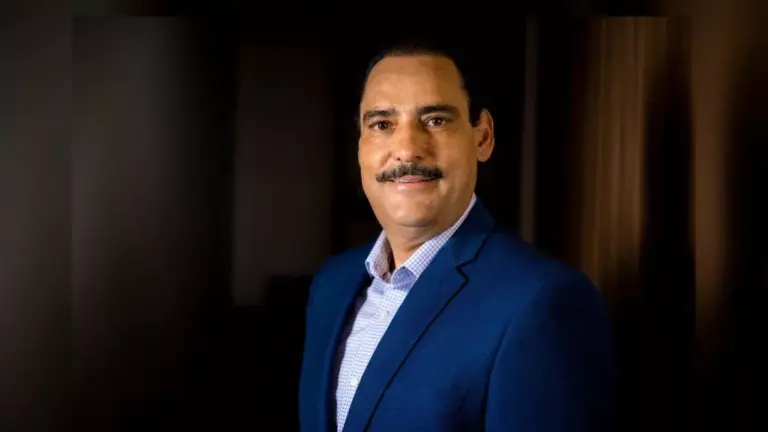 Toño Martín del Campo propone deducibilidad en colegiaturas de universidades