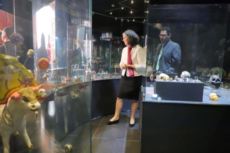 El Museo Nacional de la Muerte recibió la visita de la cónsul general de Estados Unidos en Guadalajara