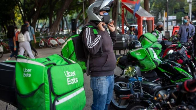 Sheinbaum presenta iniciativa para regular empleo de apps como Uber o Rappi