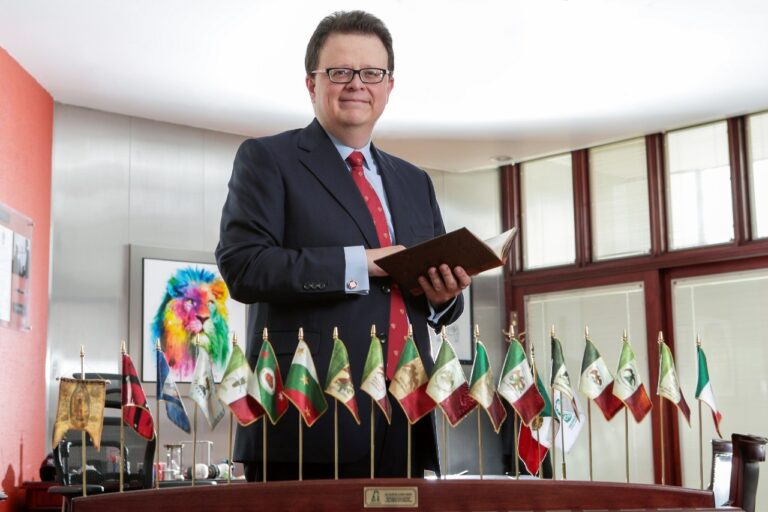 Ante amenazas a la democracia, la lectura es más necesaria que nunca: Felipe de la Mata Pizaña