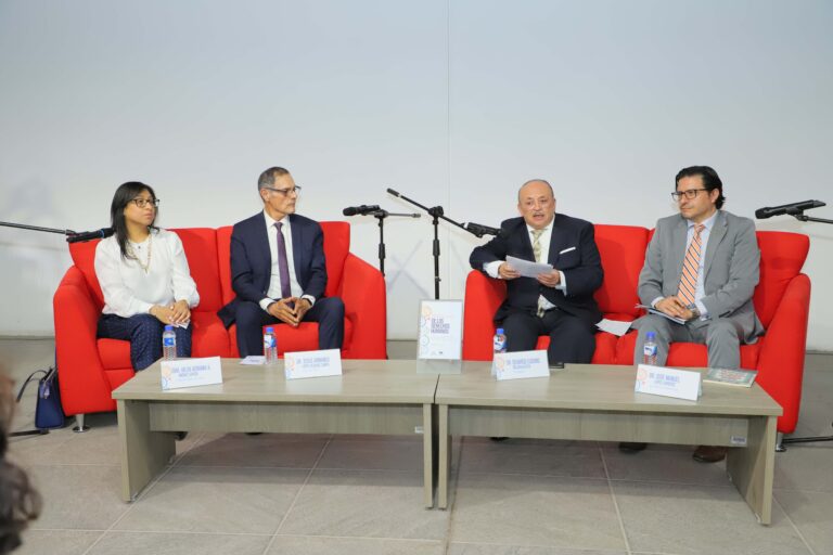 Investigadores y docentes presentan Estudio Contemporáneo de los Derechos Humanos