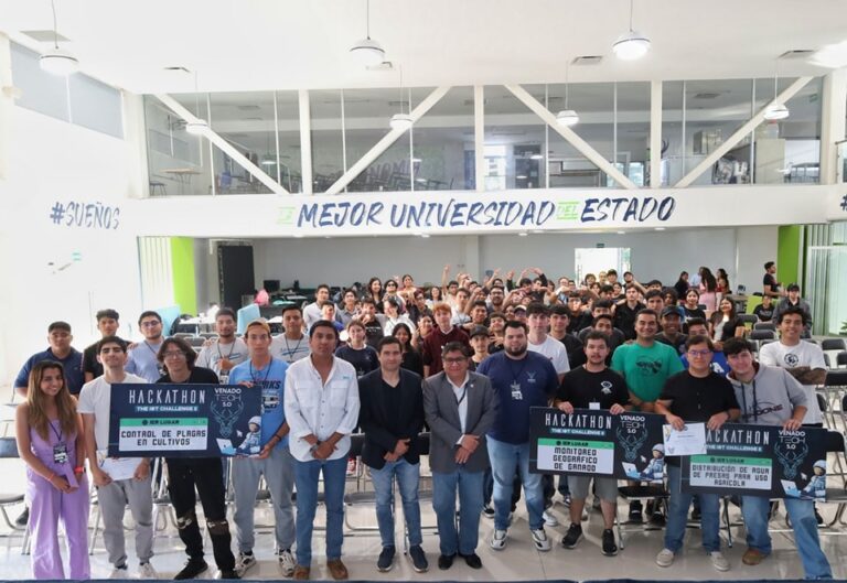 Alumnos de Global University nuevamente la rompen en Hackathon en Calvillo