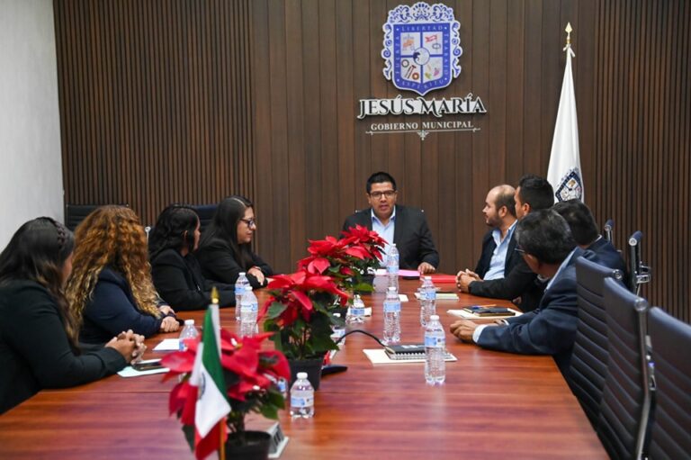 El Ayuntamiento de Jesús María otorgó nombramientos a delegadas y delegados