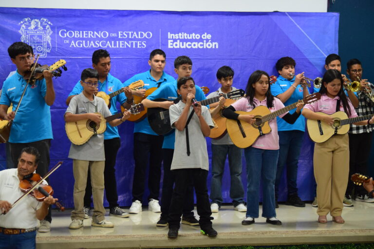 Invitan a estudiantes a formar parte del Mariachi Monumental “Gigantes de Aguascalientes”