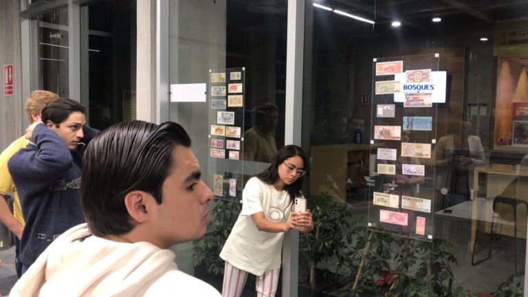 Exhibición de billetes del mundo en EBC