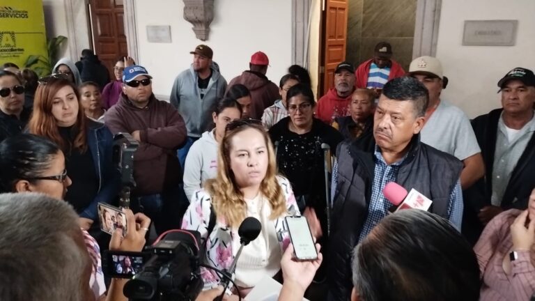 Exigen reinstalación de 44 trabajadores despedidos en los Ayuntamientos de Cosío, San José de Gracia y Rincón de Romos