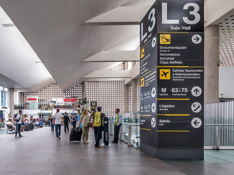 ¿Con cuánto tiempo de anticipación debes de llegar al aeropuerto antes de un vuelo?