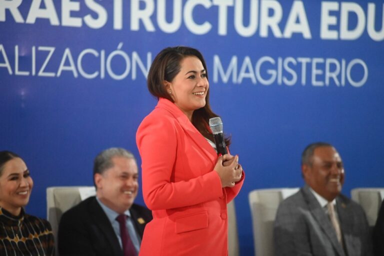 Tere Jiménez impulsa espacios de formación continua para maestros