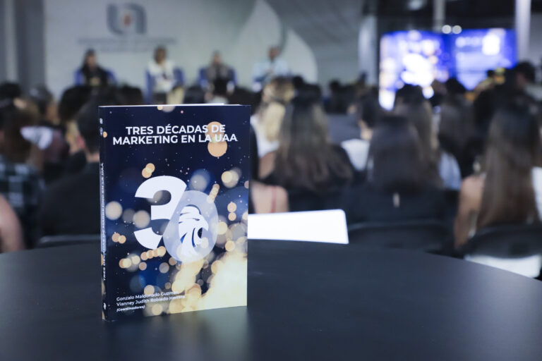 UAA presenta el libro Tres décadas de marketing en la UAA