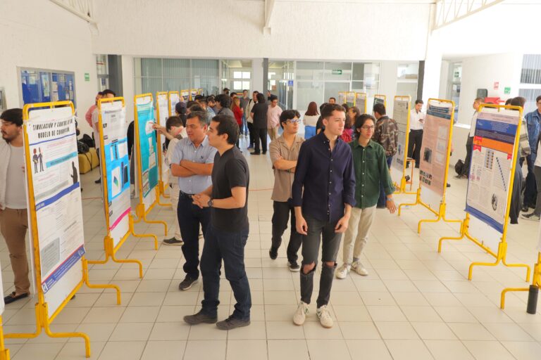 Alumnos de la UAA impulsan sus proyectos de investigación en la Muestra de Miniproyectos