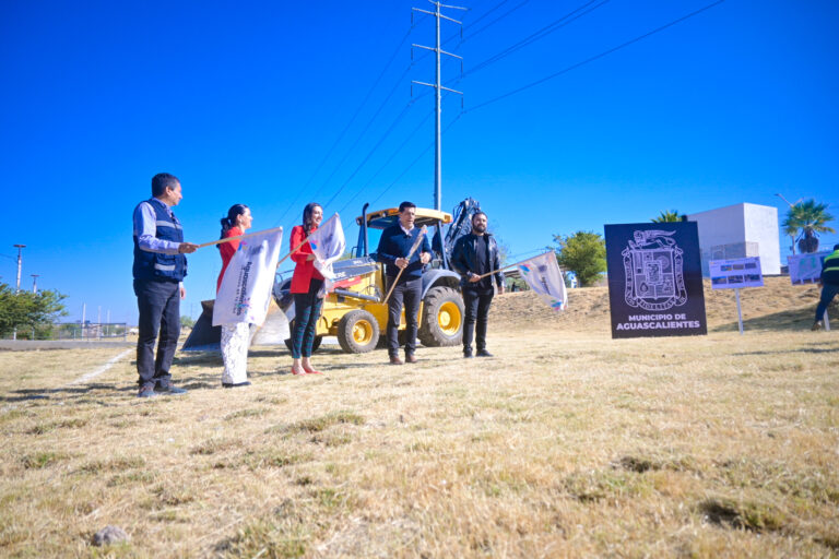 Leo Montañez da inició a la construcción de un skatorama en Lomas del Ajedrez en Aguascalientes