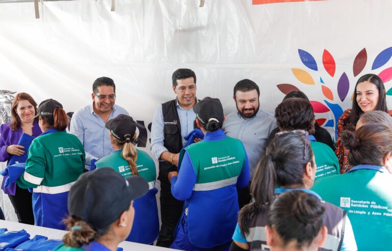 Leo Montañez celebra a los trabajadores de limpia en su día