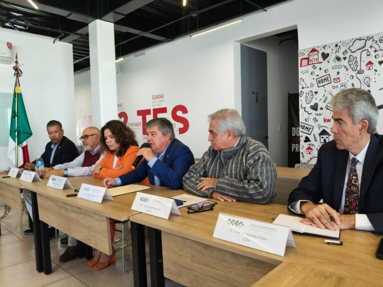 Los nombres de las carreras y programas académicos deben alinearse con los reglamentos profesionales