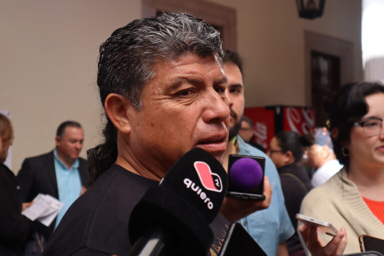 Tianguistas de La Purísima confían en aguinaldos para impulsar ventas en diciembre