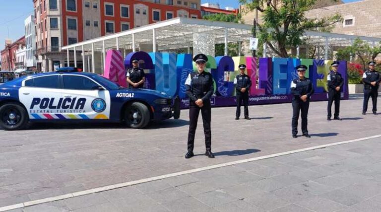 Policía Turística da vigilancia en el Teatro Morelos