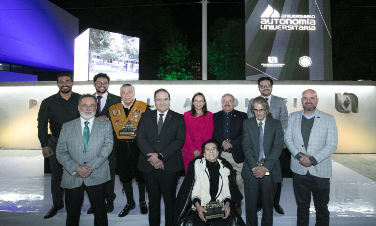 La UAA entrega por primera vez las distinciones “Se Lumen Proferre”