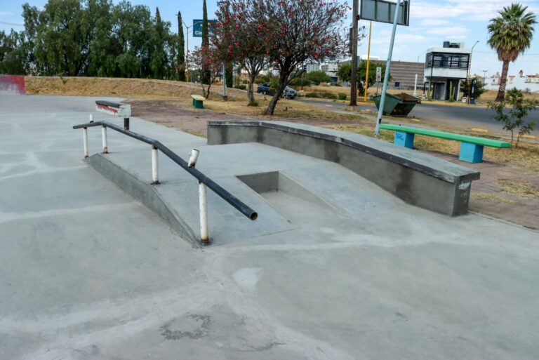 Municipio de Aguascalientes construye rampa de skate en el parque Jesús Reyes Heroles 