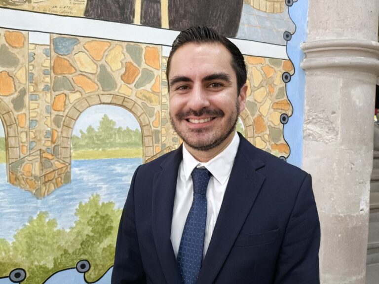 Becas Bienestar están siendo mal ejecutadas: Salvador Alcalá