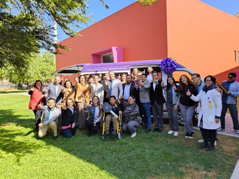 Nissan donó un vehículo adaptado en beneficio de usuarios del CRIT Aguascalientes