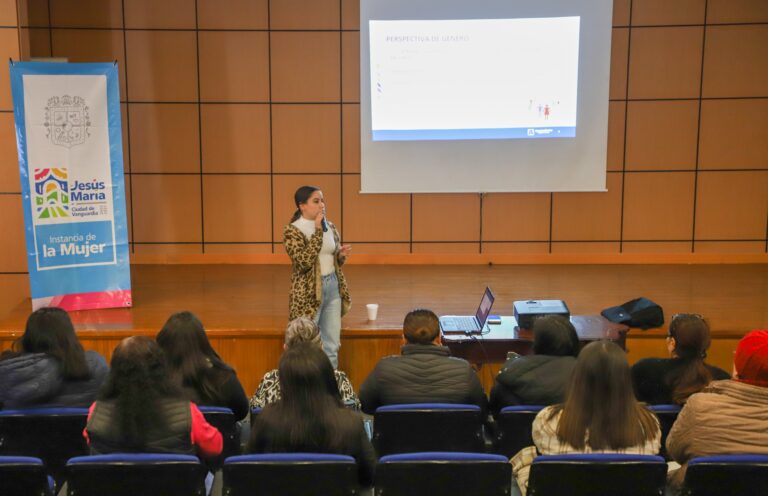 Instancia de la Mujer en Jesús María capacita a servidoras y servidores públicos