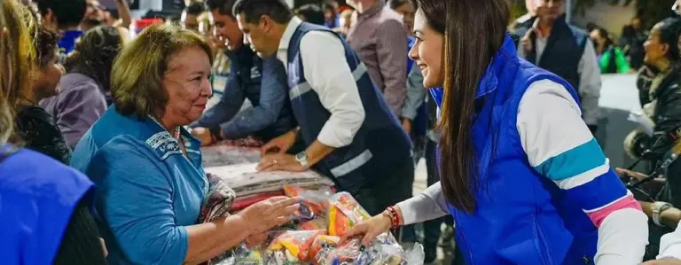 Lleva Tere Jiménez mensaje de navidad a las familias de Aguascalientes