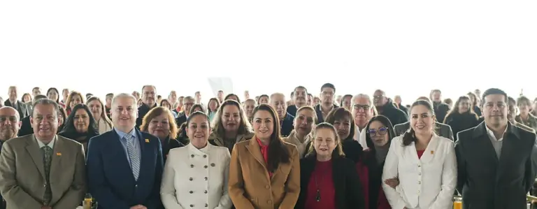 Reconoce Tere Jiménez labor del personal educativo en Aguascalientes
