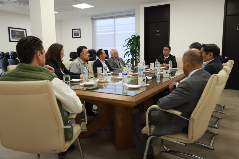 Directivos de clubes de Rotarios visitaron al magistrado presidente del PJE