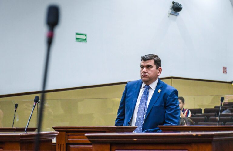 Legisladores se alistan para recibir 30 días de aguinaldo