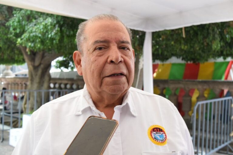 Aguinaldos a trabajadores se cumplieron en tiempo y forma, asegura Alfredo González