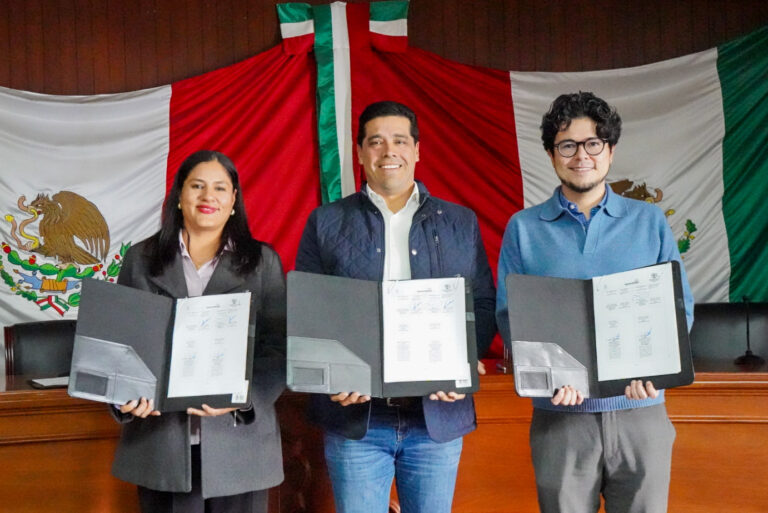 Firma Leo Montañez convenio de colaboración con la Asociación Civil HSI