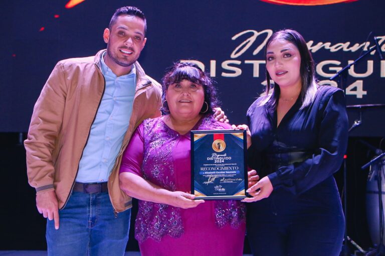 Homenaje a migrantes durante la Feria Nacional de la Guayaba