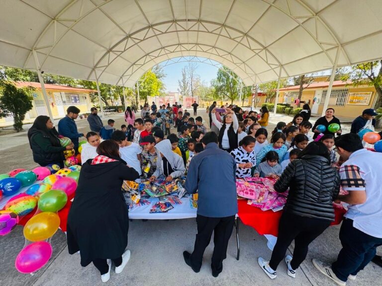 DIF municipal lleva la alegría de la Navidad a las familias de Aguascalientes