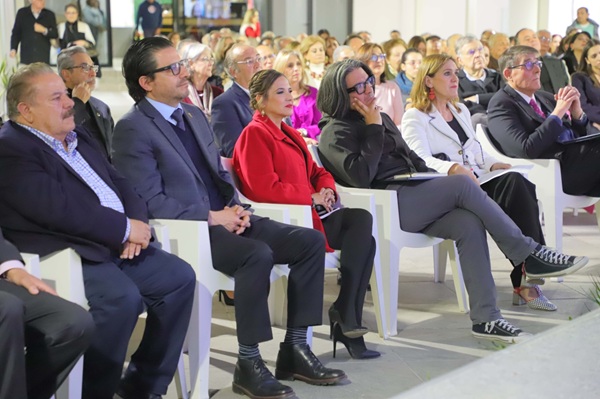 UAA presenta el libro 90 años, 10 décadas: faenas y luces de Alfonso Pérez Romo