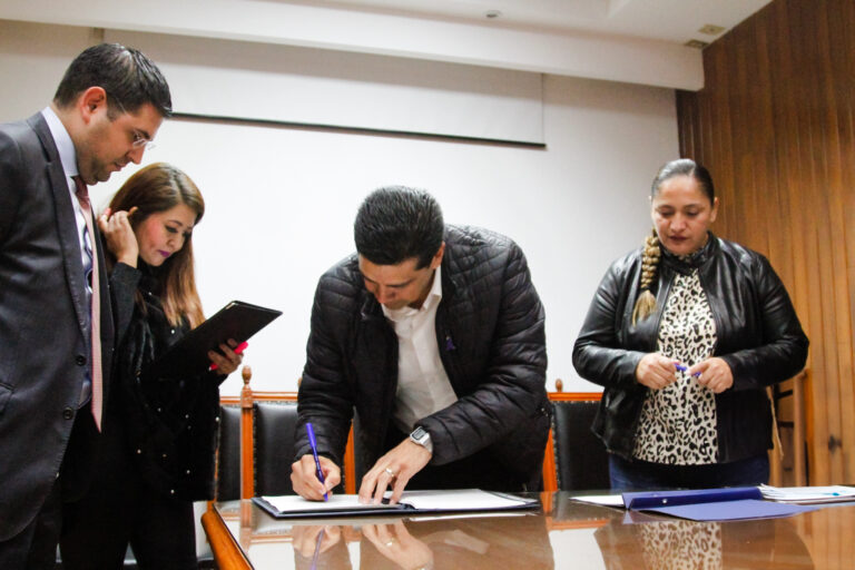 Ayuntamiento de aguascalientes formaliza compra de terrenos para la ampliación de la pensión y el nuevo panteón municipal