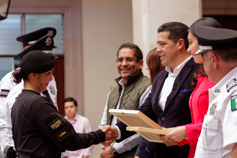 Reconoce Leo Montañez a policías municipales de Aguascalientes por méritos destacados