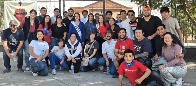 Estudiantes del Instituto Guadalupe Victoria viven el espíritu navideño con el corazón abierto