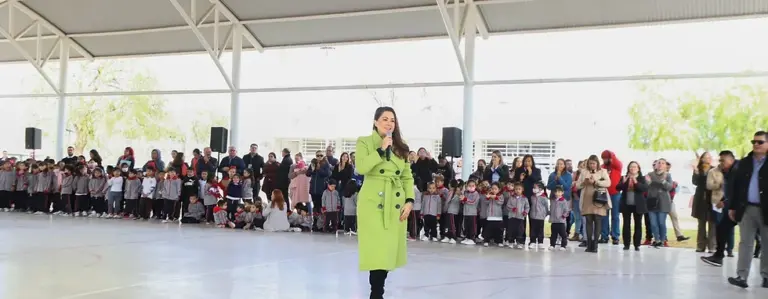 Tere Jiménez entrega nuevo kínder, primaria y secundaria en San Gerardo en Aguascalientes