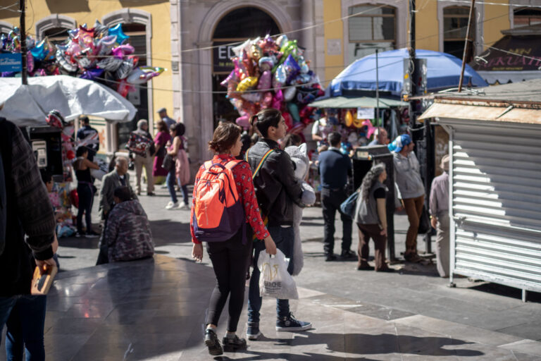Planean dignificación de vendedores ambulantes y modernización de mercados en Aguascalientes