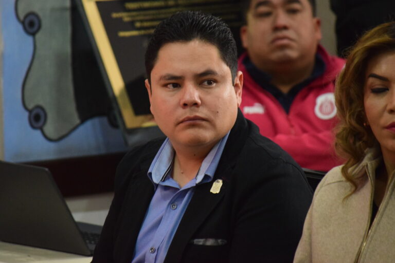 Sin permisos necesarios, Next Energy sigue recibiendo pagos municipales