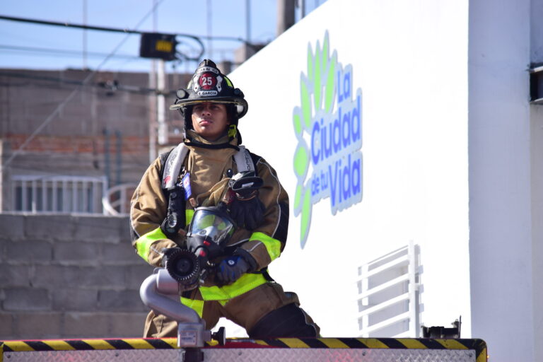 Leo Montañez entregó una nueva subestación de bomberos en VNSA en Aguascalientes