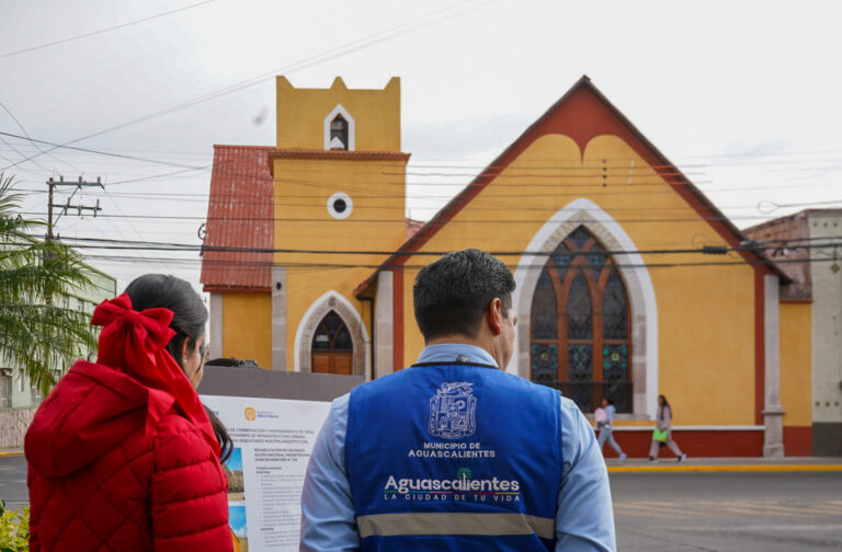 Leo Montañez entrega rehabilitación de la Iglesia Nacional Presbiteriana en Aguascalientes