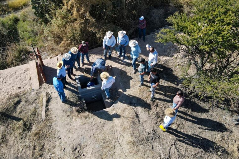 SEDRAE, CONAGUA y usuarios mejoran las unidades de riego de 4 presas