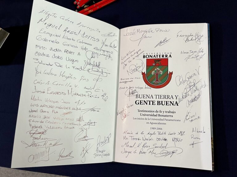 Universidad Panamericana, Campus Bonaterra, celebra 35 años con libro conmemorativo