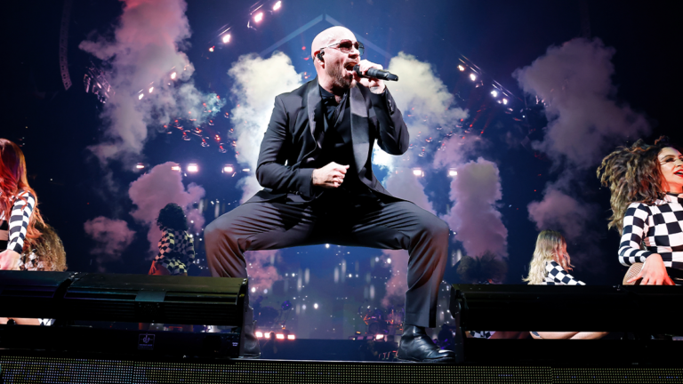 ¡Dale! Pitbull encenderá el escenario en el Foro de las Estrellas 2025