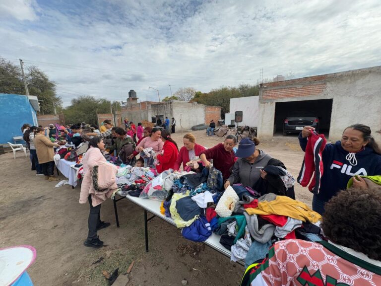 DIF municipal invita a sumarse a la campaña de donación de ropa por temporada de frío en Aguascalientes
