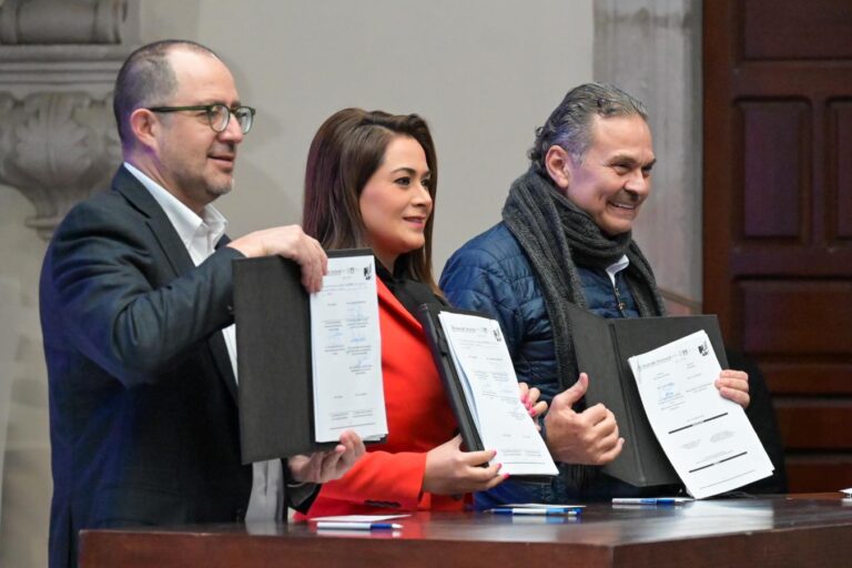 Tere Jiménez firma alianza para que más familias puedan tener una vivienda en Aguascalientes